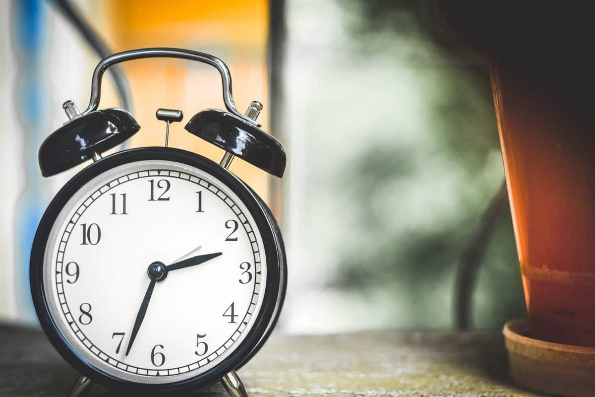 daylight saving time clock